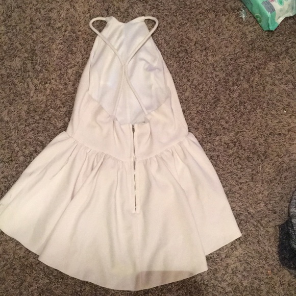 White top - Picture 2 of 2